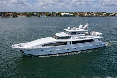 115' Crescent 1995 Yacht For Sale